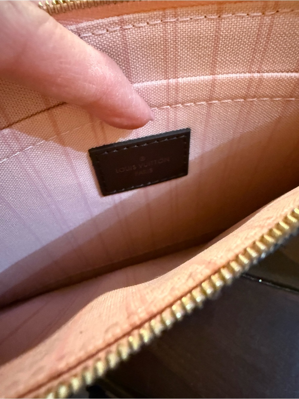 Louis Vuitton wristlet - Picture 6 of 7
